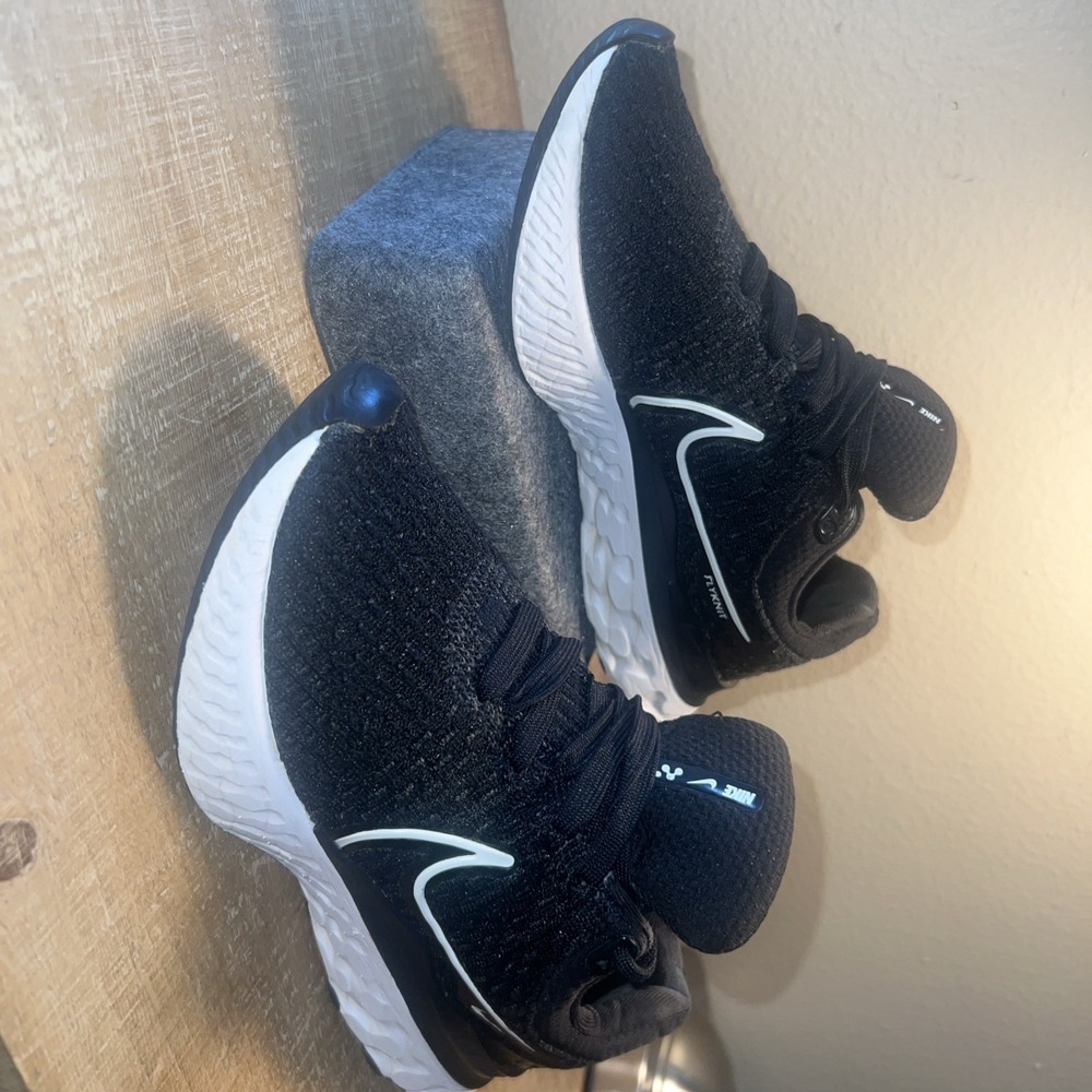 New Women's Nike React Infinity Run FK 3 in Black/White Size US 7 NWT DD3024001 - Picture 2 of 14